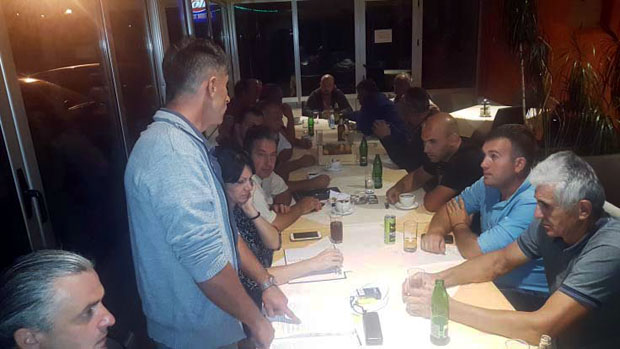 Малинари формирају странку